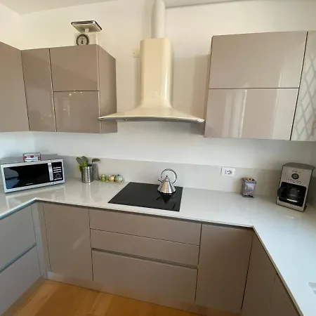 Beatrice Luxury 拉文纳