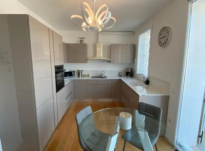 Beatrice Luxury Lägenhet